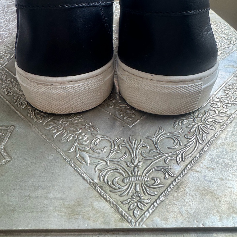 GRAND VOYAGE Handcrafted Black Leather Loafers - Picture 7 of 12